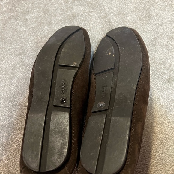 Guccis Mens Brown Suede Horse bit Loafers - Picture 3 of 8
